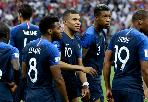 勇士般的职 勇士般的职